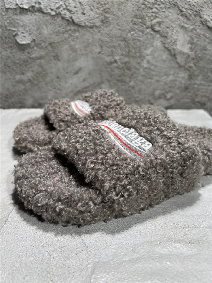 BLEN DESIGNER SLIPPERS