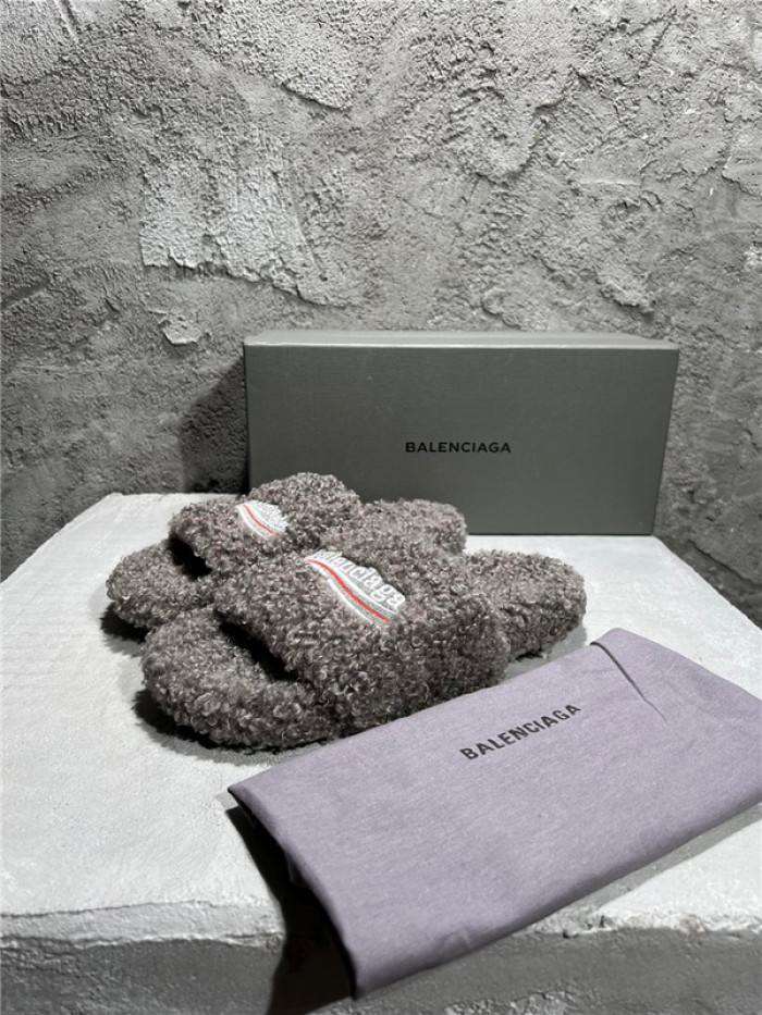 BLEN DESIGNER SLIPPERS