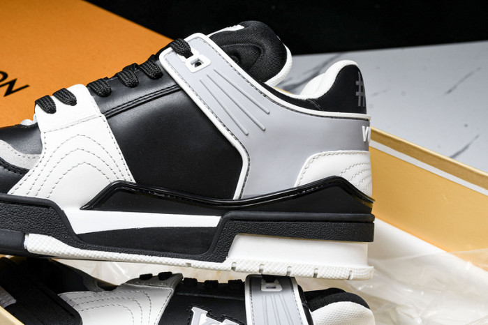L&V SNEAKERS