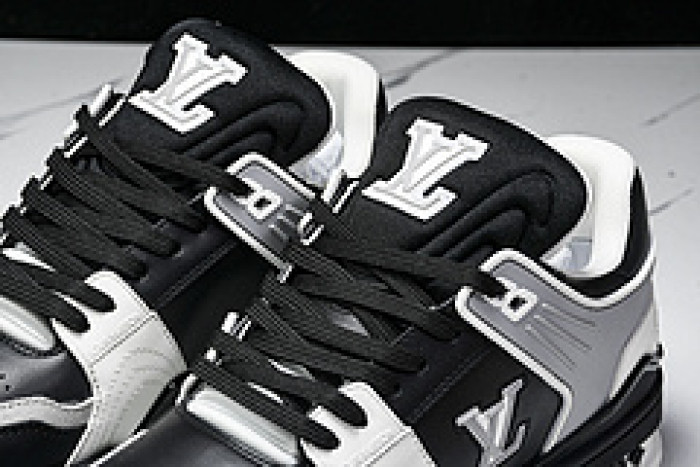 L&V SNEAKERS