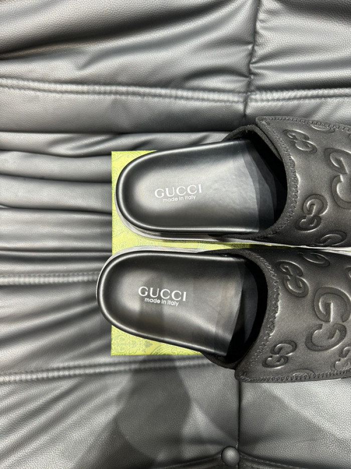 G DESIGNER SLIPPERS