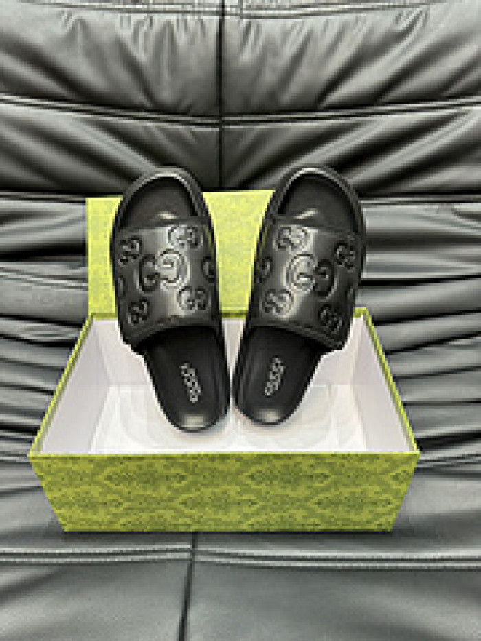 G DESIGNER SLIPPERS