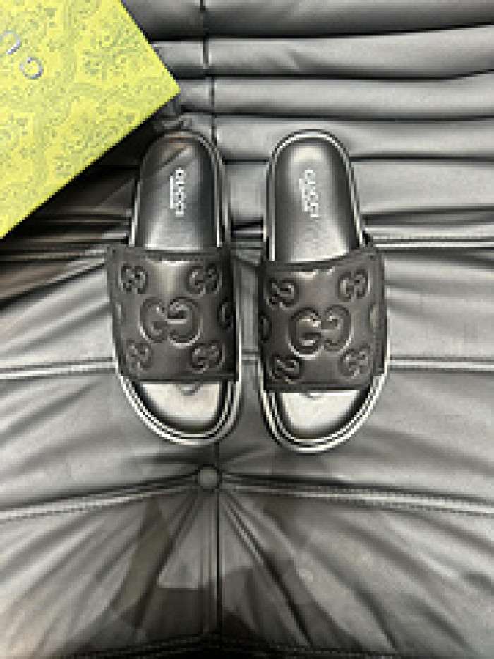 G DESIGNER SLIPPERS