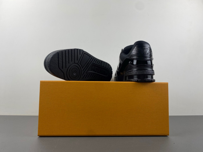 L&V SNEAKERS