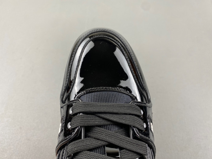 L&V SNEAKERS