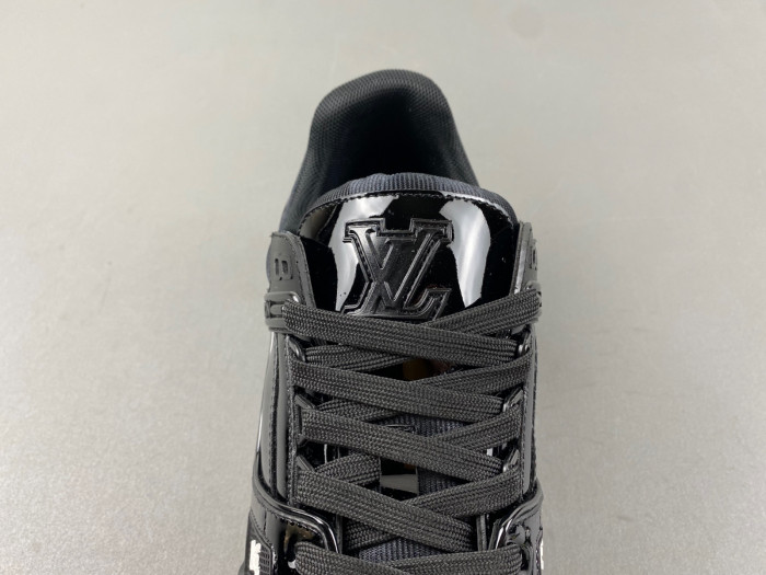L&V SNEAKERS