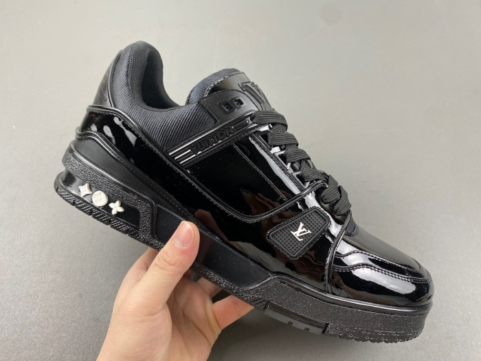 L&V SNEAKERS