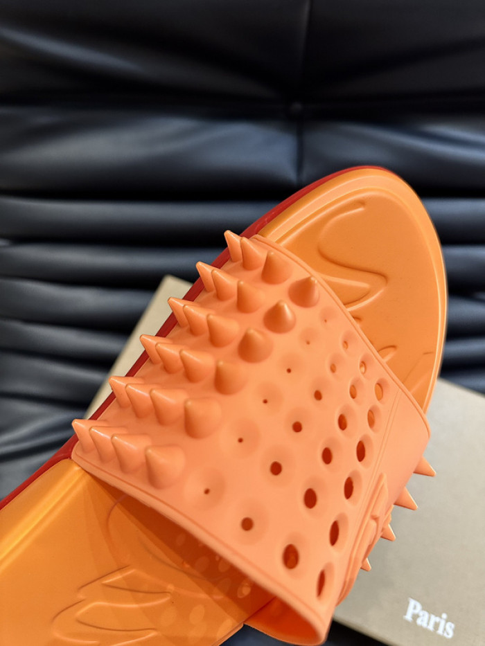 CL SLIPPERS
