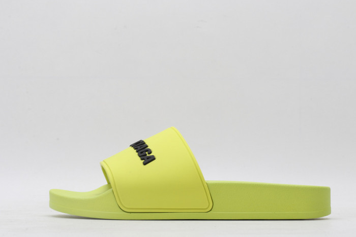 BLEN DESIGNER SLIPPERS