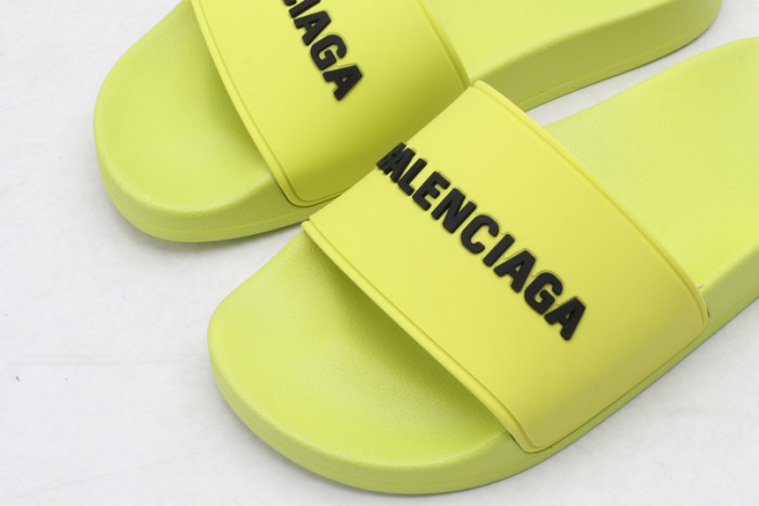 BLEN DESIGNER SLIPPERS