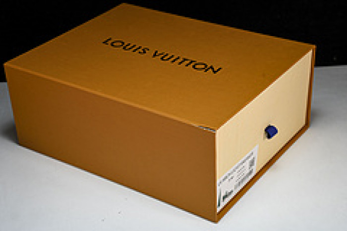 L&V SNEAKERS