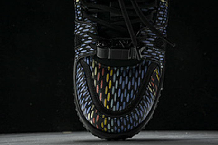 L&V SNEAKERS