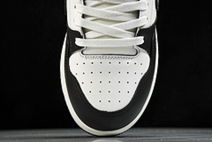 DI*O*R B57 PANKICK