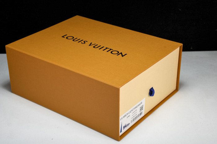 L&V SNEAKERS