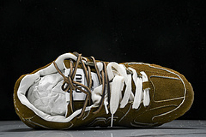 New Balance Mi­u