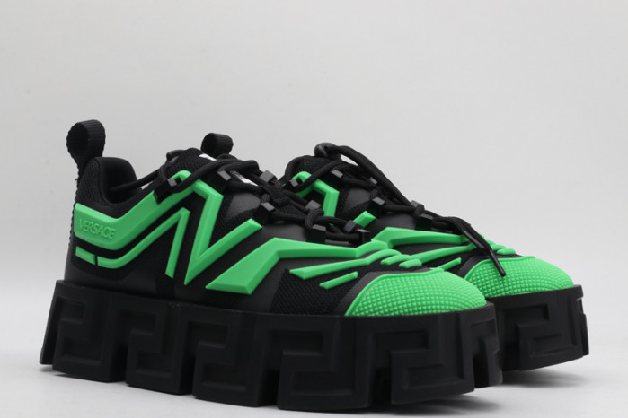 VER DESIGNER SNEAKERS