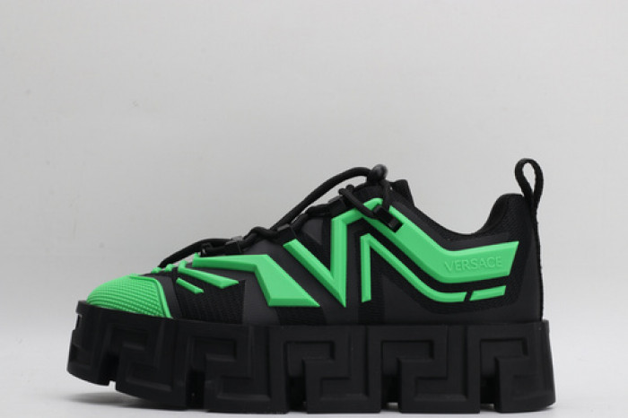 VER DESIGNER SNEAKERS