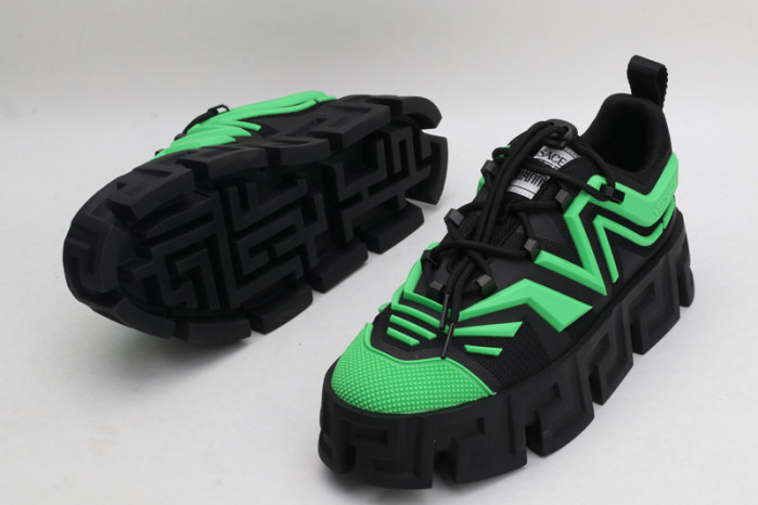 VER DESIGNER SNEAKERS