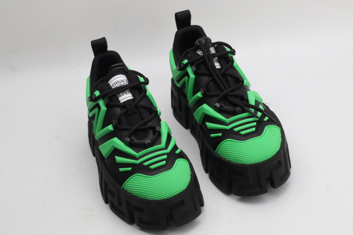 VER DESIGNER SNEAKERS