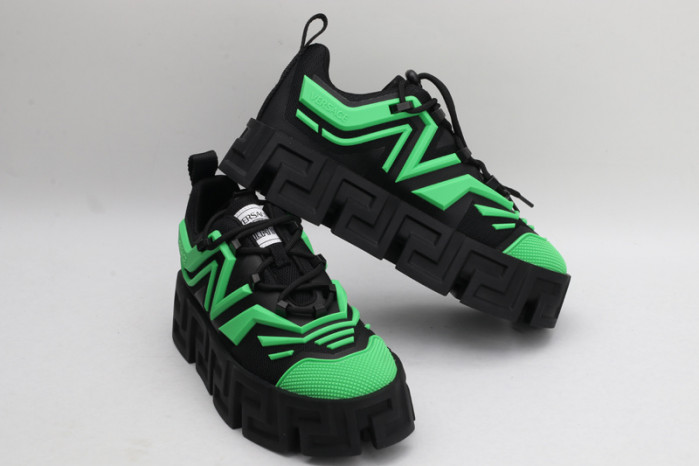 VER DESIGNER SNEAKERS