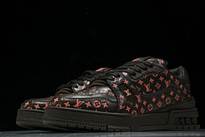 L&V SNEAKERS