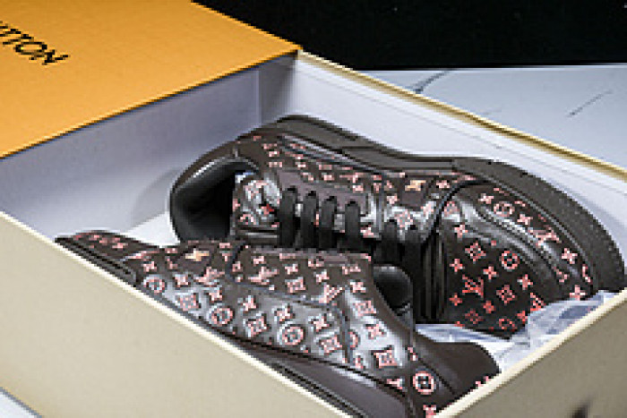 L&V SNEAKERS
