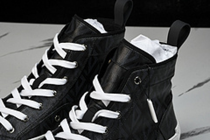 DI*O*R B23 PANKICK