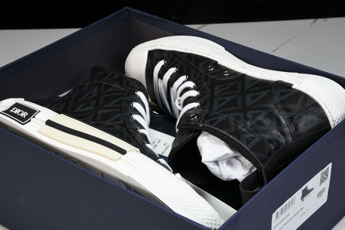 DI*O*R B23 PANKICK