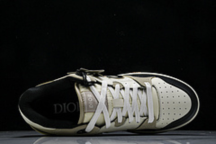 DI*O*R B57 PANKICK