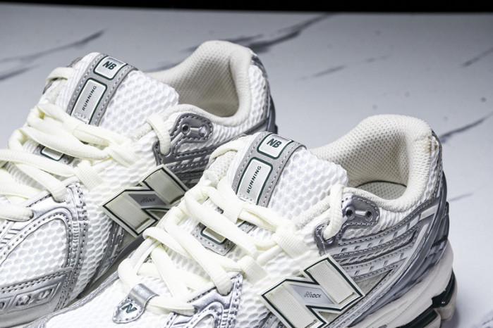 New Balance M1906REE