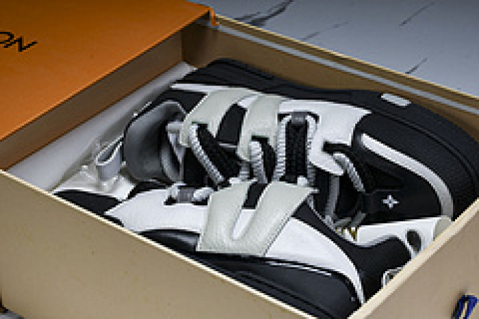 L&V SNEAKERS