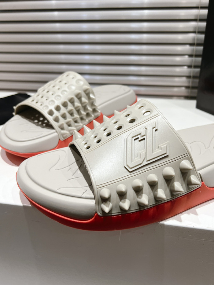CL SLIPPERS
