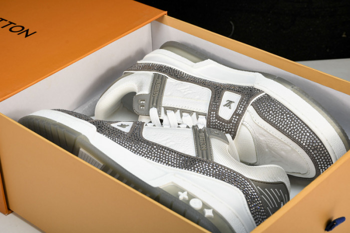 L&V SNEAKERS