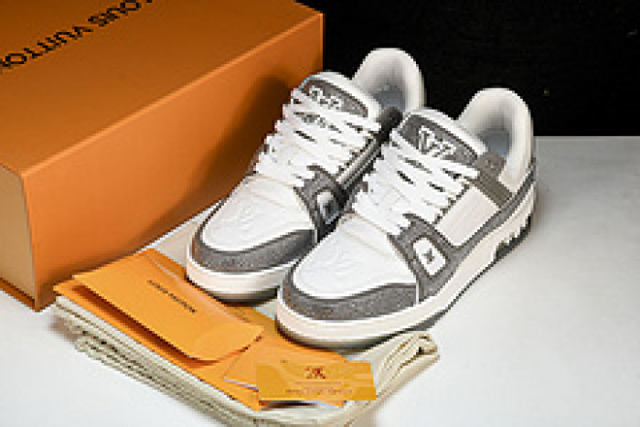 L&V SNEAKERS
