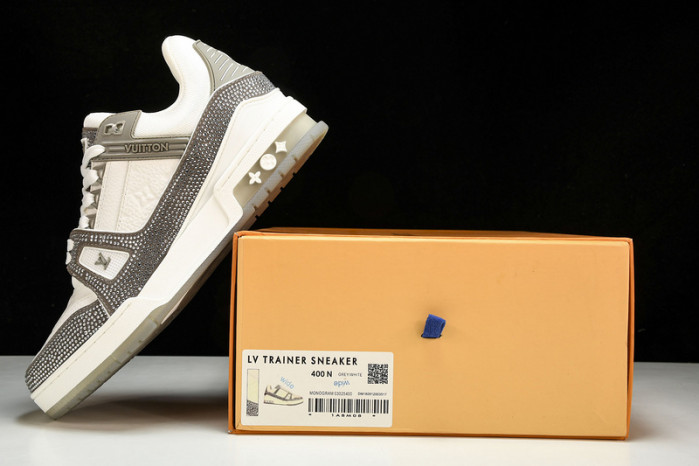 L&V SNEAKERS