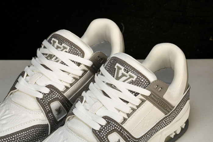 L&V SNEAKERS