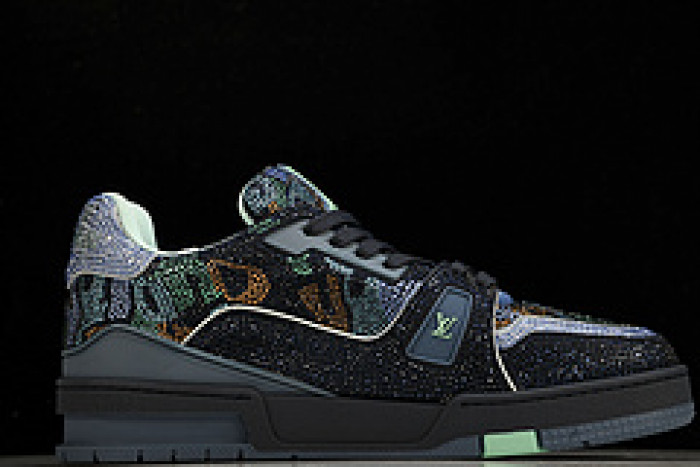 L&V SNEAKERS