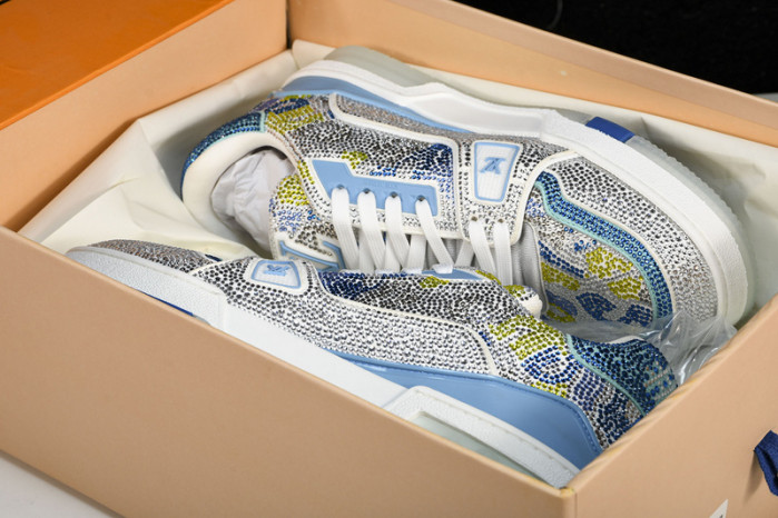 L&V SNEAKERS