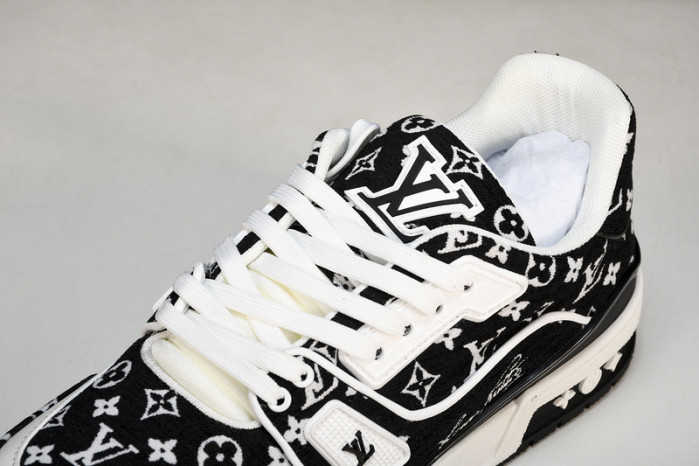 L&V SNEAKERS