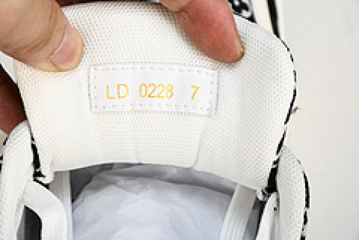 L&V SNEAKERS