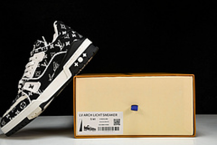 L&V SNEAKERS
