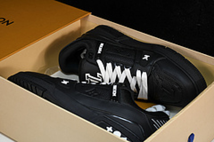 L&V SNEAKERS