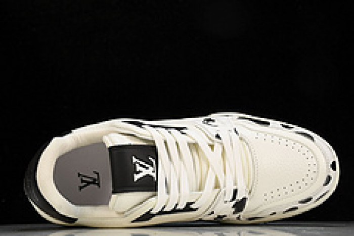 L&V SNEAKERS