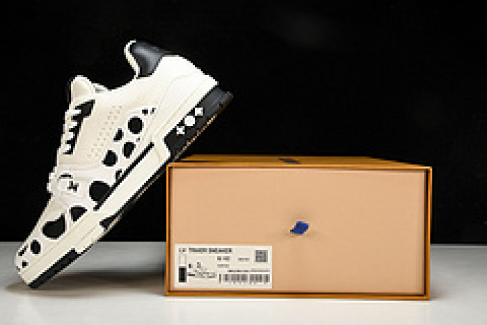 L&V SNEAKERS