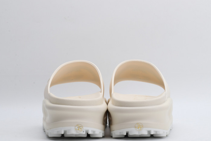 G DESIGNER SLIPPERS
