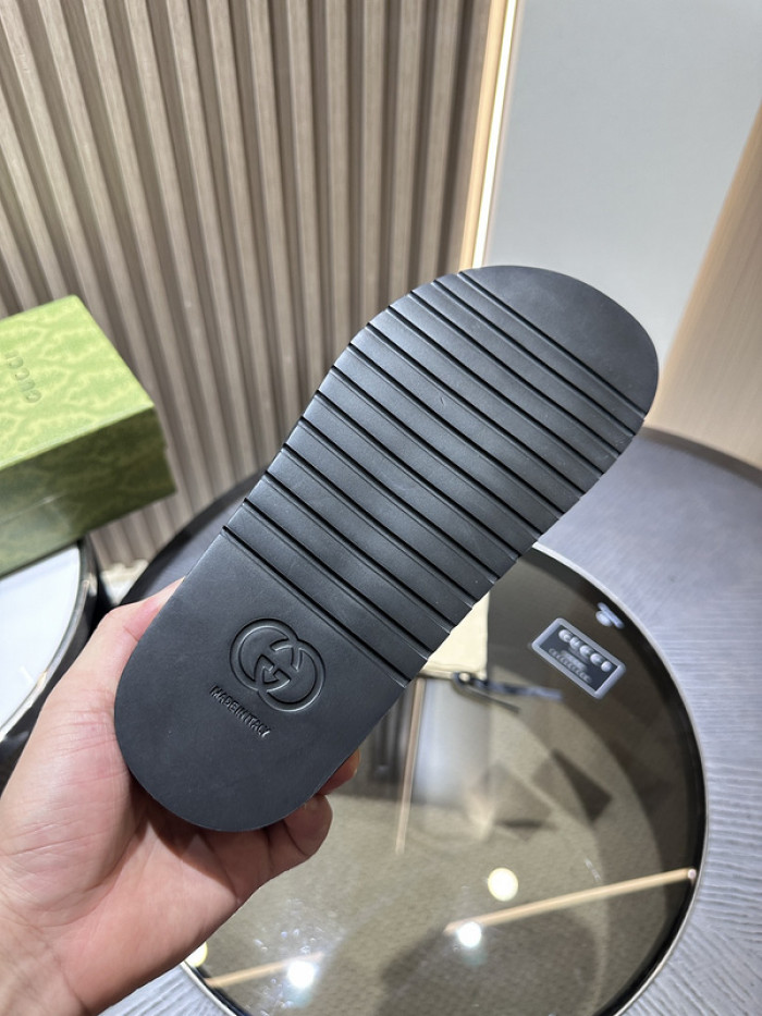 G DESIGNER SLIPPERS
