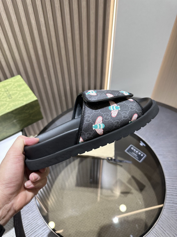 G DESIGNER SLIPPERS
