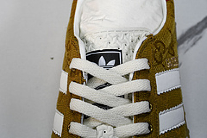 Adidas Sneaker