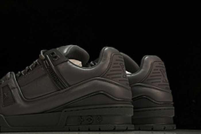 L&V SNEAKERS