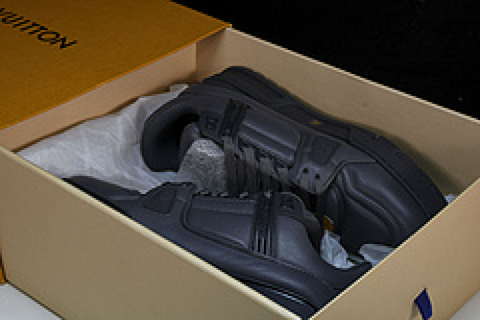 L&V SNEAKERS